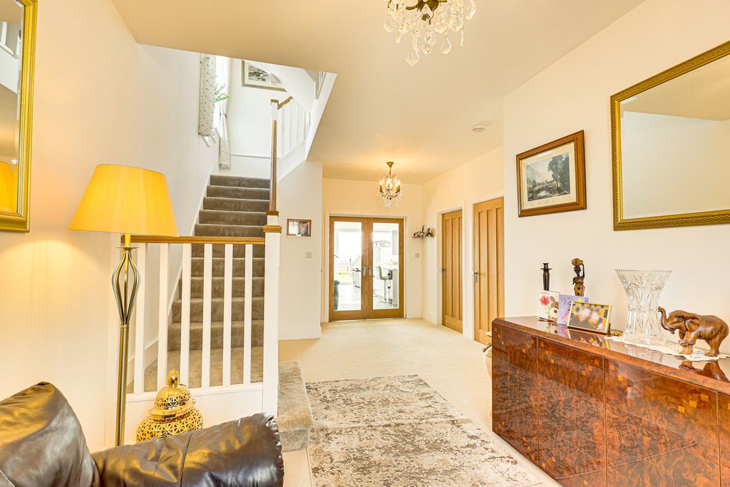 Additional image 5 of 4 bed detached house for saleCastle Road, Benfleet SS7