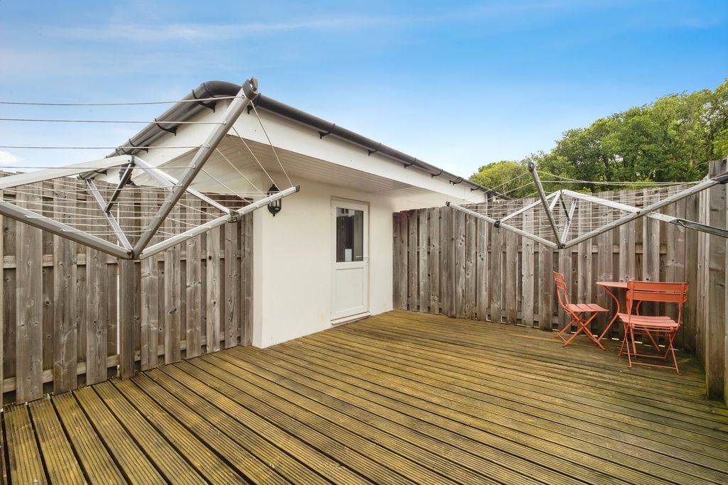 Additional image 12 of 2 bed flat for saleBerkshire Close, Ogwell, Newton Abbot, Devon TQ12