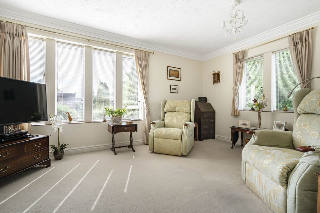 Additional image 2 of 2 bed flat for saleKings End, Bicester OX26