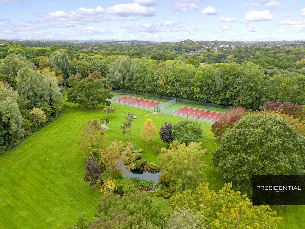 Additional image 21 of 3 bed flat for saleBoleyn Court Epping New Road, Buckhurst Hill IG9