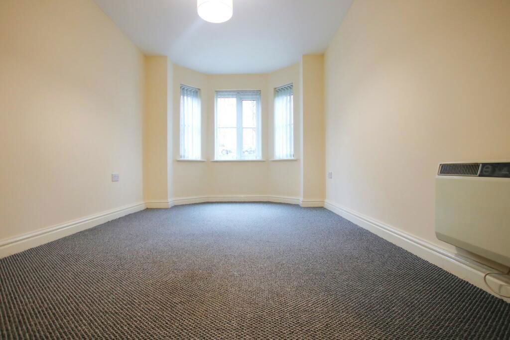 1 bed flat for salePreston New Road, Blackburn BB2 photo 2
