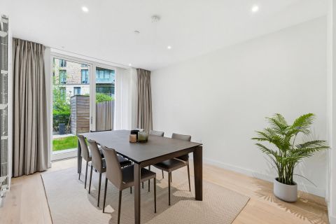Schooner Road, Royal Wharf, London E16
