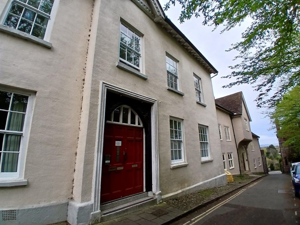 2 bed flat for saleCollege Street, Ludlow SY8