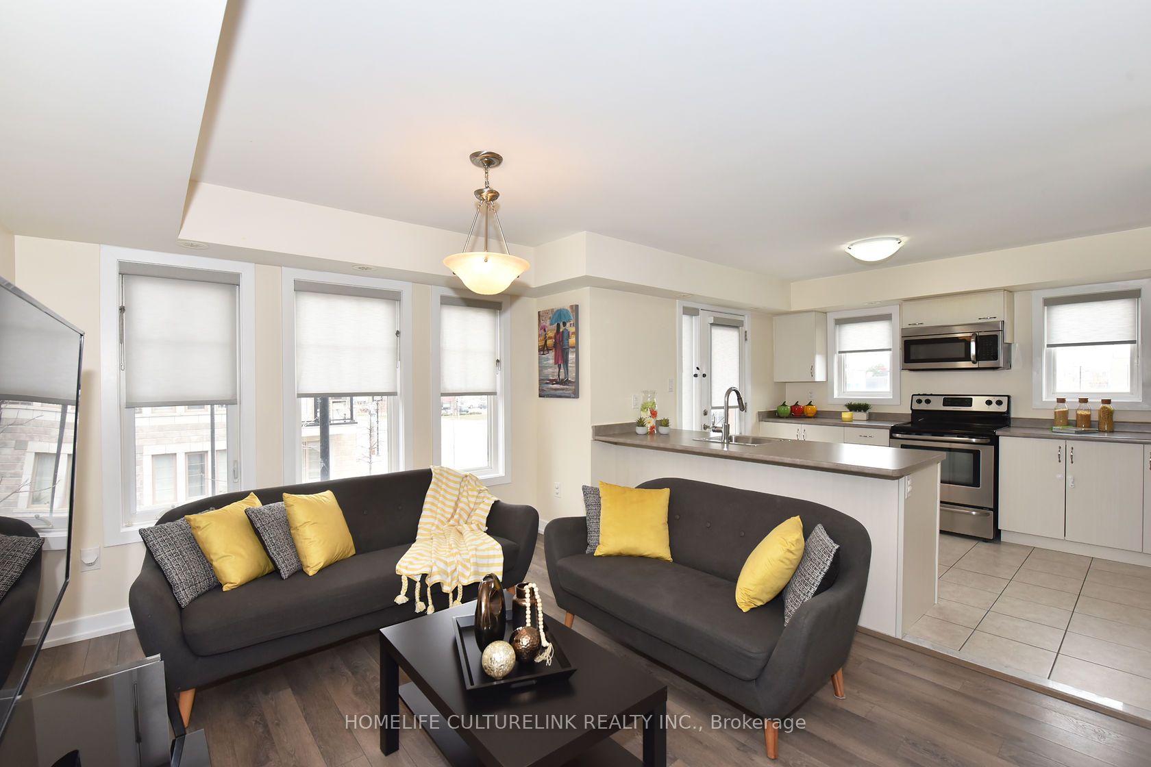Additional image 3 of 89-100 Parrotta Drive, Toronto, ON, M9M 0B5