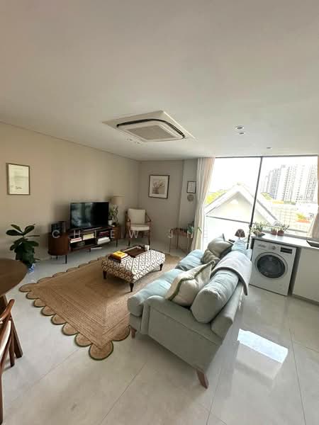 Single Floor 2 Bedroom Unit Within a Landed House photo 2