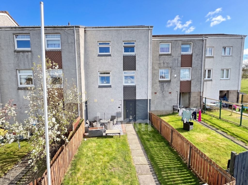 3 bed town house for saleSwan Place, Johnstone PA5