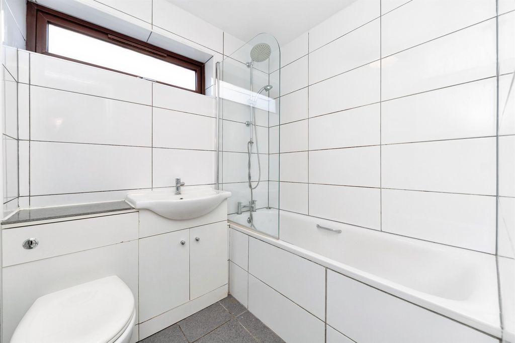 Additional image 3 of 1 bed flat for saleChiltern Road, Baldock SG7