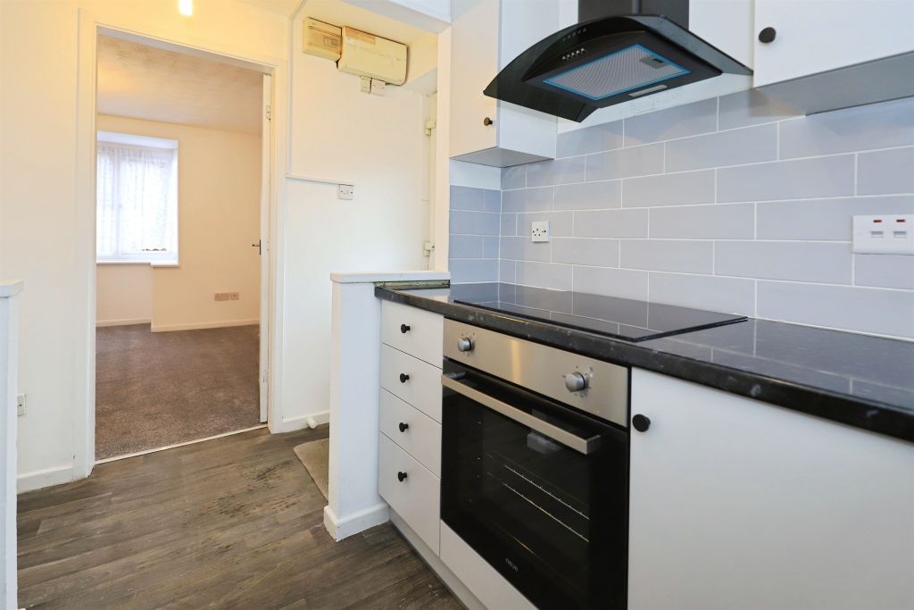 1 bed flat for saleMill Croft, Bilston WV14 photo 4