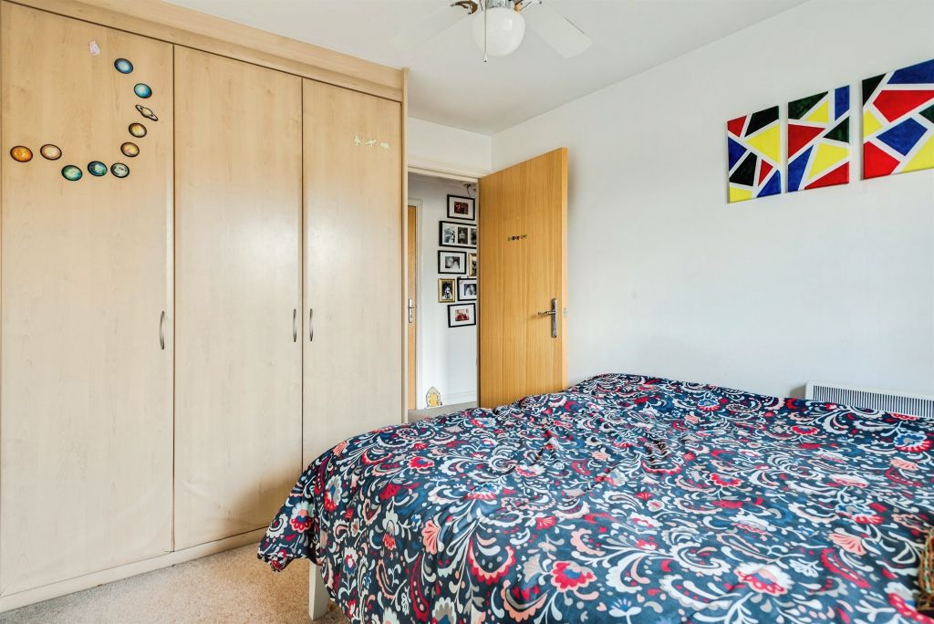 Additional image 6 of 2 bed flat for saleMeadow Way, Carterton OX18
