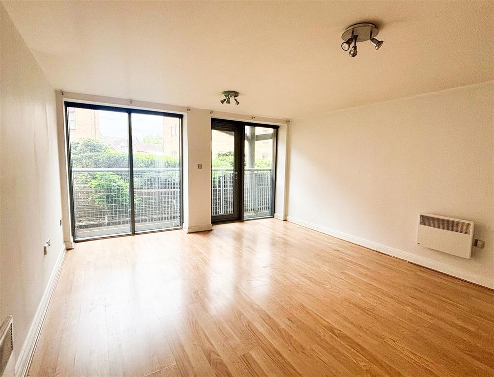 2 bed flat for saleKentmere Drive, Lakeside, Doncaster DN4 photo 2