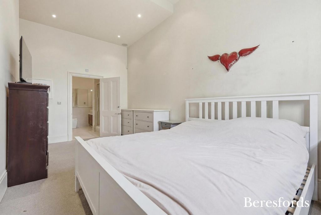Additional image 16 of 3 bed flat for saleAcademy Square, Gidea Park RM2