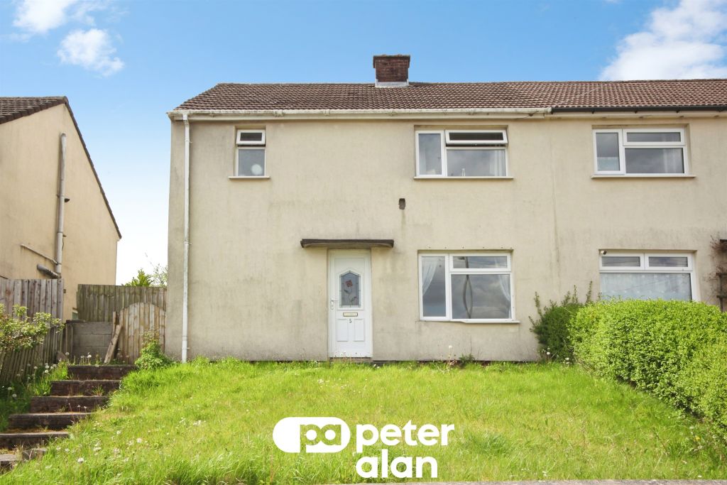 3 bed semi-detached house for saleThe Close, Cefn Hengoed, Hengoed CF82