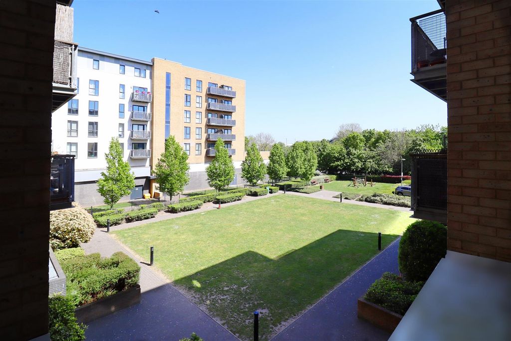 Additional image 13 of 2 bed flat for saleLittle Brights Road, Belvedere DA17