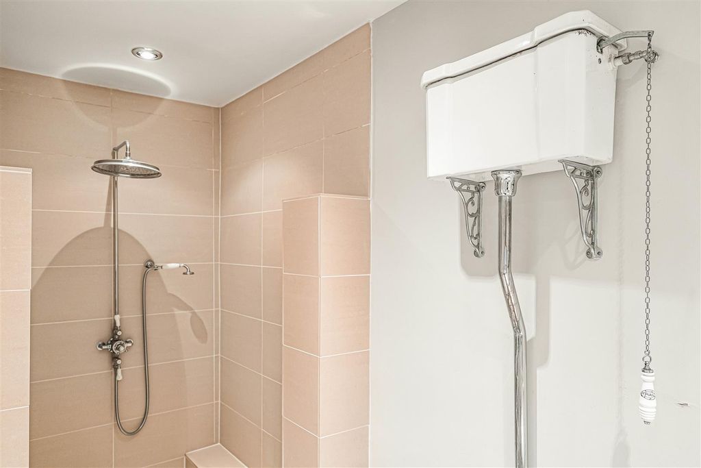 Additional image 19 of 4 bed property for saleQueens Avenue, Bicester OX26