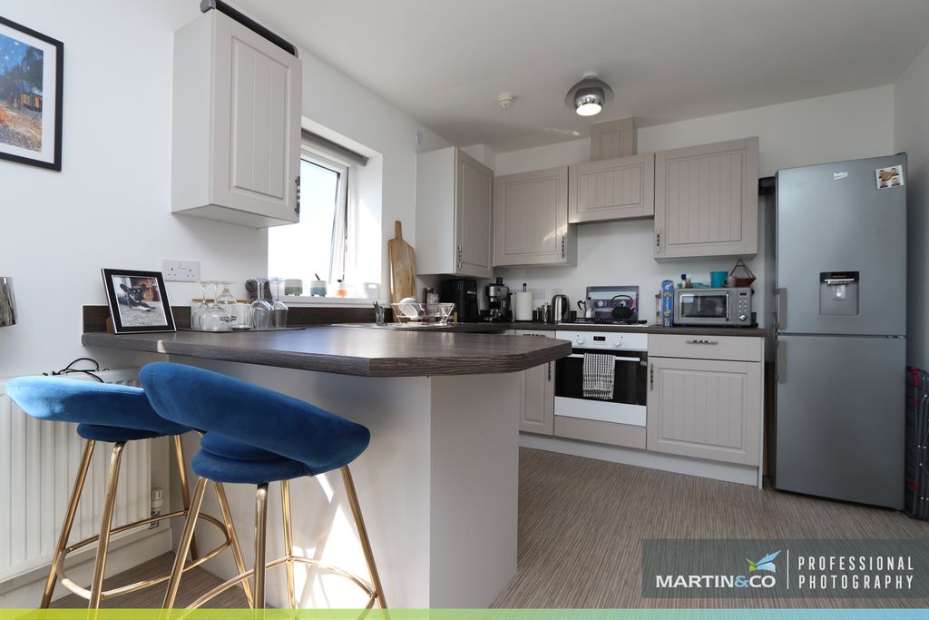 Additional image 4 of 2 bed flat for saleChurch Road, St Edeyrns CF3