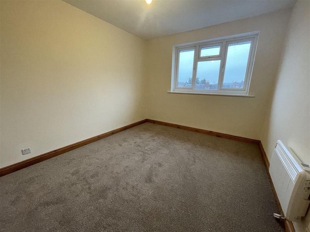 2 bed flat for saleCredenhill, Hereford HR4 photo 4