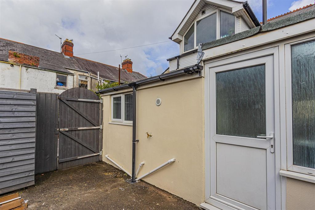 Additional image 6 of 1 bed flat for saleTyn-Y-Coed Place, Roath, Cardiff CF24