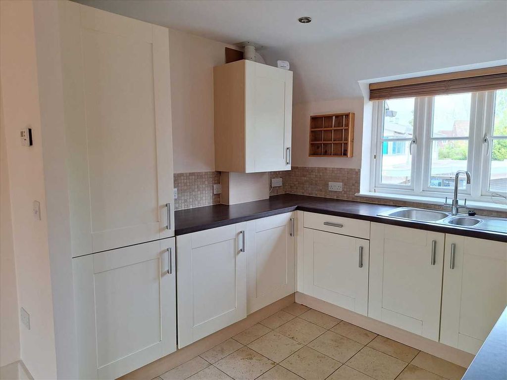 Additional image 4 of 2 bed flat for saleManor Court, Manor Lane, Old Basing, Basingstoke RG24