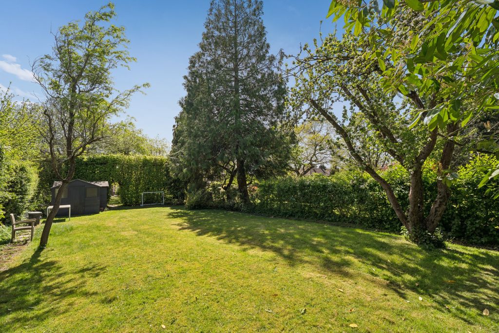 Additional image 11 of 5 bed detached house for saleStanley Hill Avenue, Amersham HP7