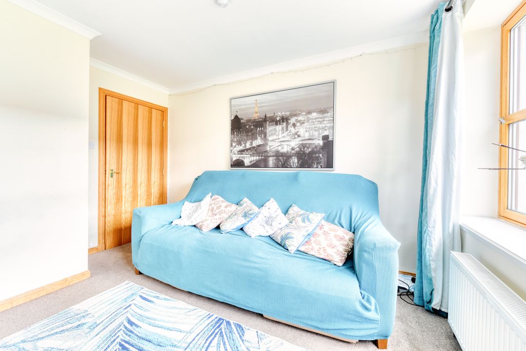 2 bed flat for saleMcintosh Crescent, Aberdeen AB21 photo 3