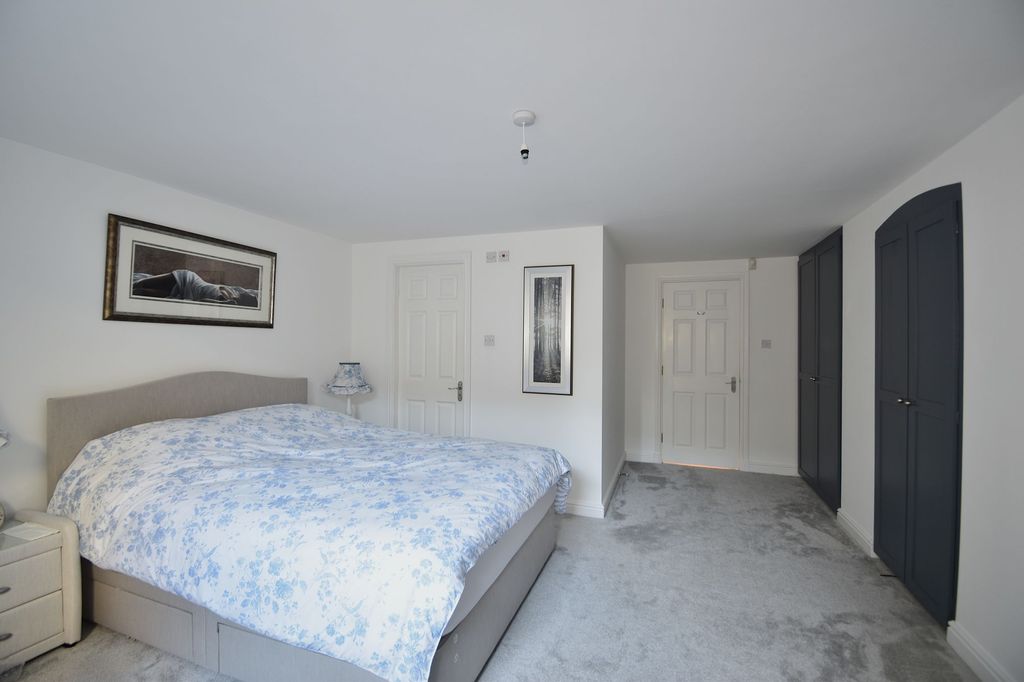 Additional image 6 of 2 bed flat for saleHeyes Lane, Alderley Edge SK9