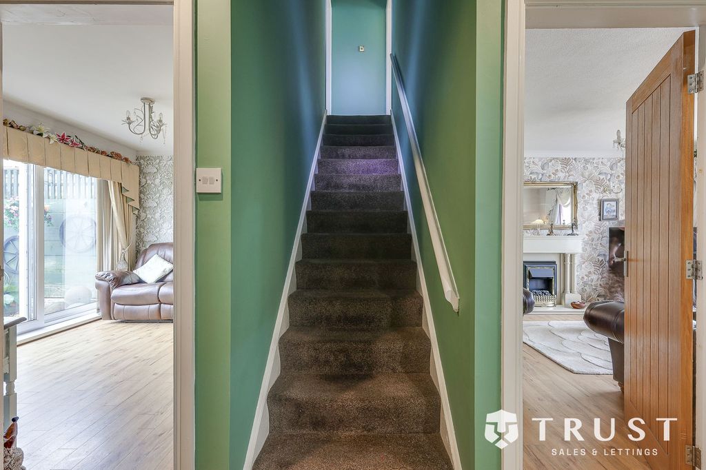 Additional image 15 of 3 bed semi-detached house for saleCarlinghow Lane, Batley WF17