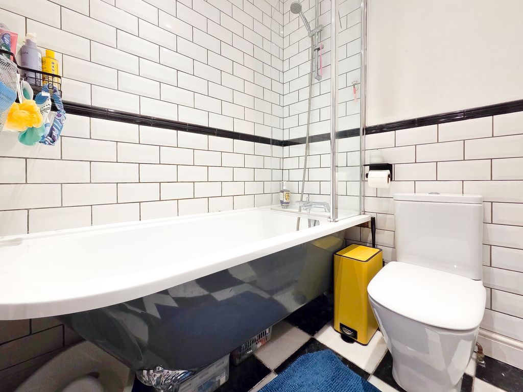 Additional image 23 of 2 bed flat for sale6 Silvertide, St Helier JE2
