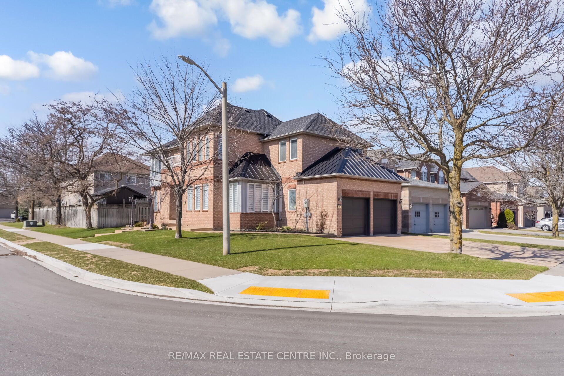 Additional image 3 of 51 Pebblestone Circle, Brampton, ON, L6X 4N2