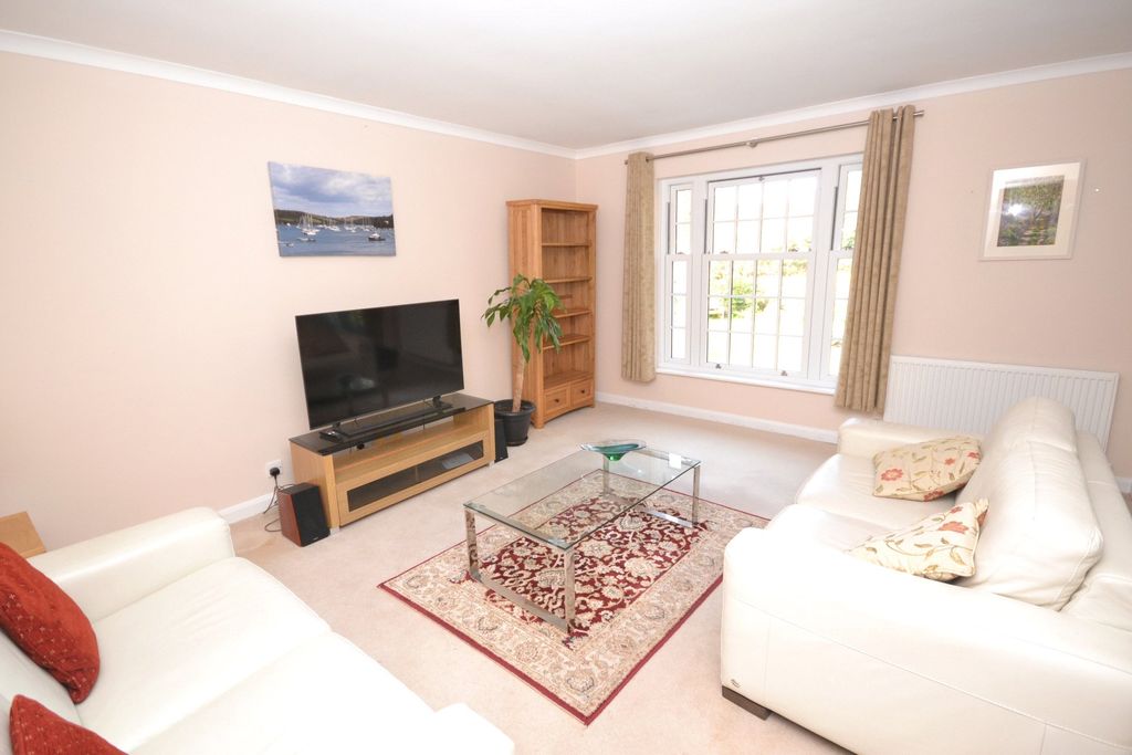 2 bed flat for saleLinks Road, Budleigh Salterton, Devon EX9 photo 3