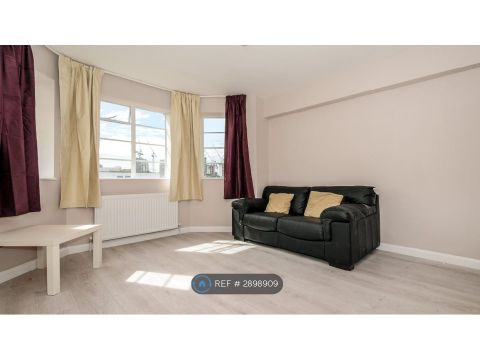 Evelyn House, London E1