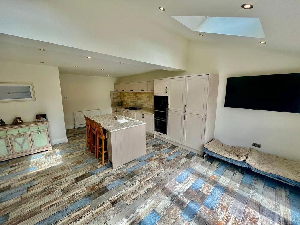 Additional image 10 of 4 bed semi-detached house for saleSandhurst Avenue Lytham St. Annes, Lancashire FY8
