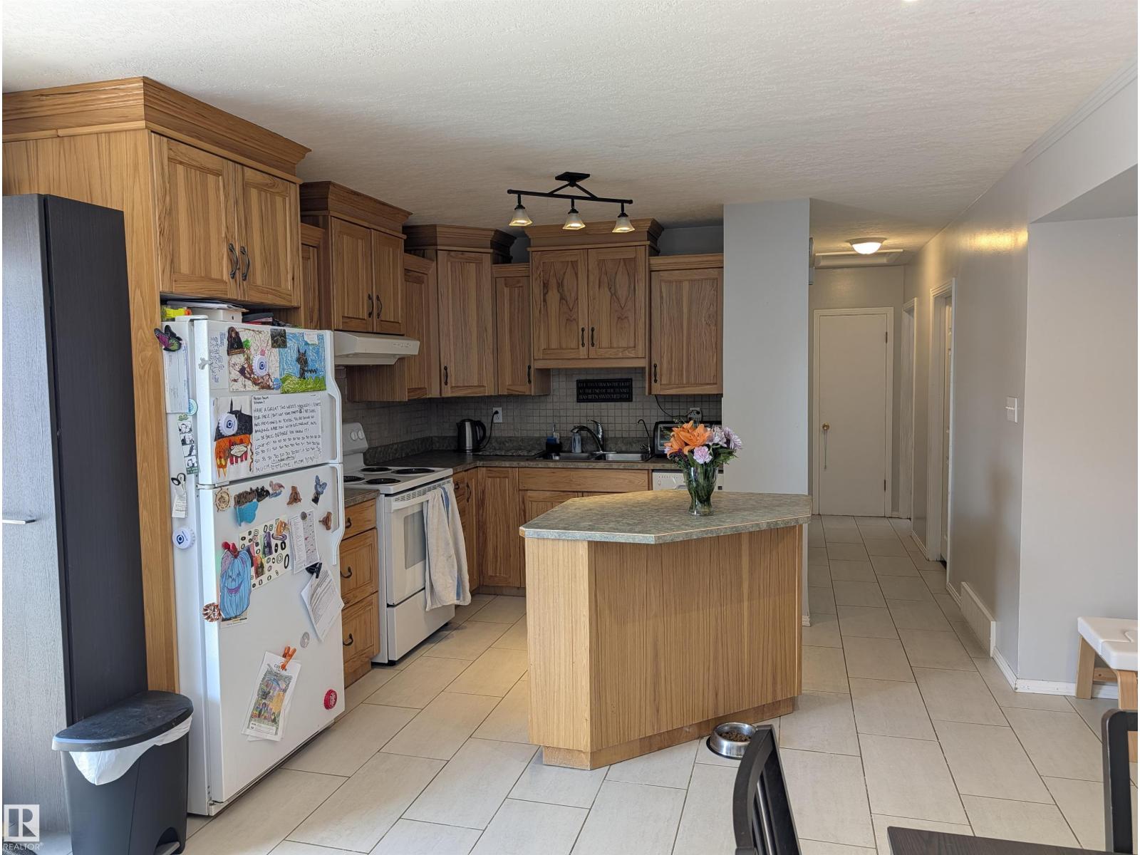 Additional image 5 of 5524 47a Street, Whitecourt, AB, T7S1A4