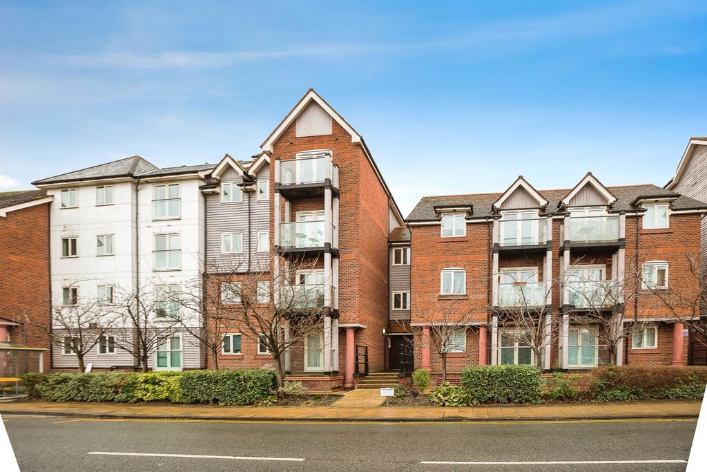 2 bed flat for saleNew Crane Street, Chester CH1