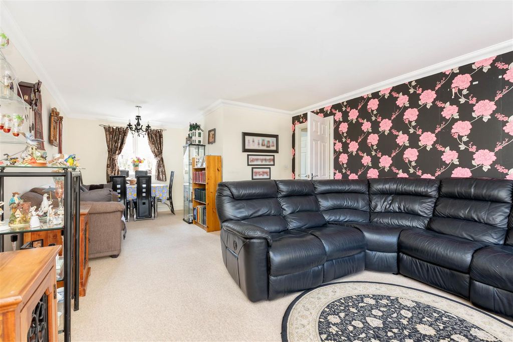 Additional image 2 of 2 bed flat for saleCharlotte Avenue, Fairfield SG5