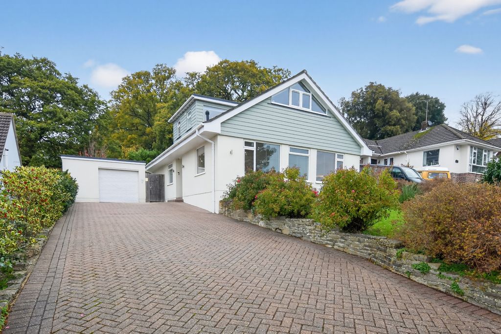 5 bed detached house for saleBarry Gardens, Broadstone BH18