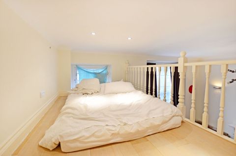 Queens Gate, South Kensington, London SW7, Studio to rent