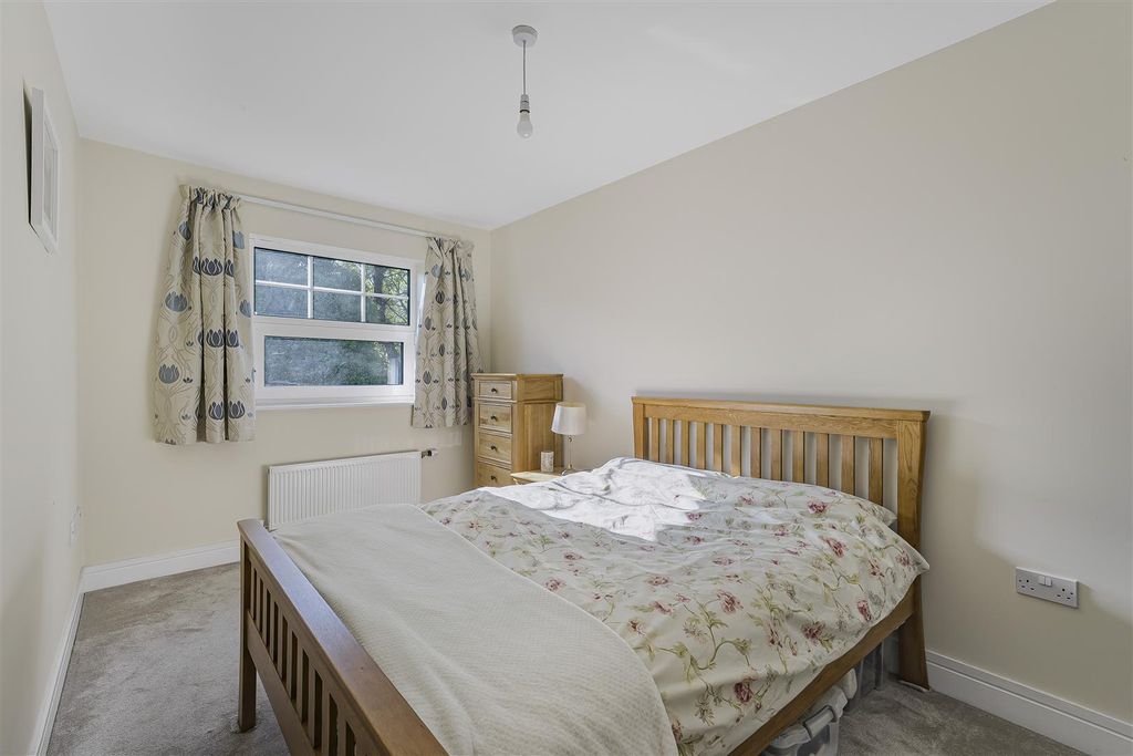 Additional image 8 of 2 bed flat for saleWeir Road, Bexley DA5