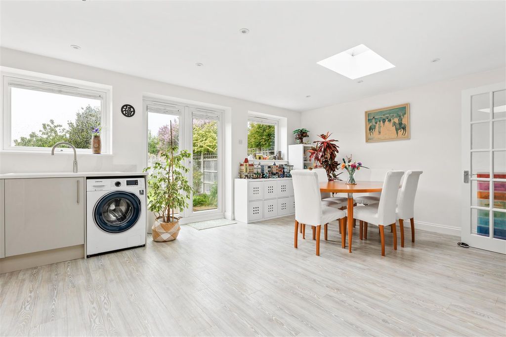 Additional image 3 of 3 bed semi-detached house for saleGrosvenor Road West, Baldock SG7
