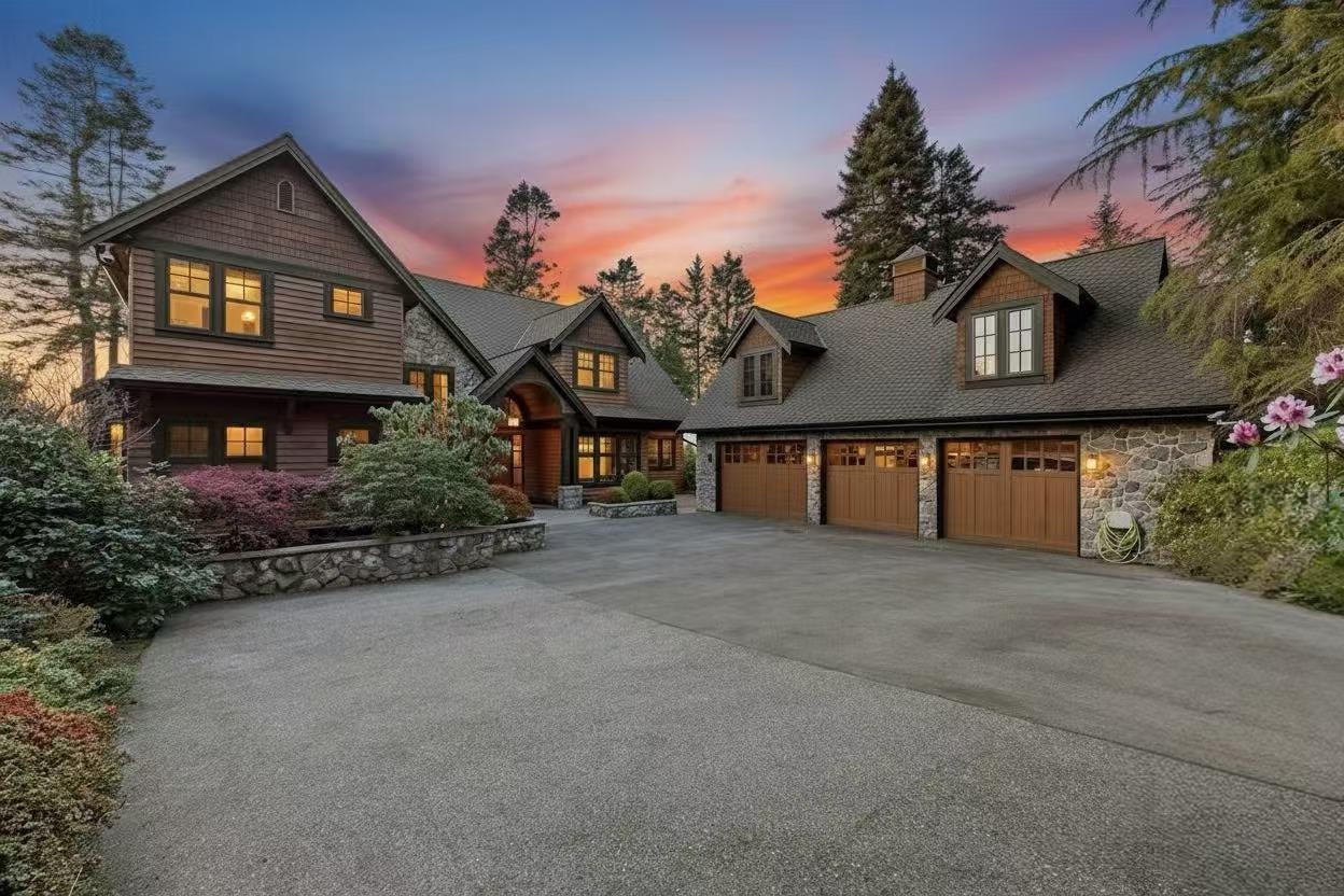Additional image 3 of 2737 Crescent Drive, Surrey, BC, V4A 3J9