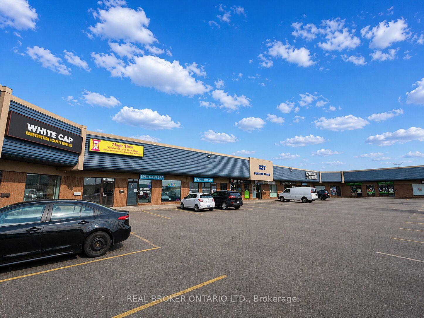 Additional image 2 of i-227 Bunting Road, St. Catharines, ON, L2M 3Y2