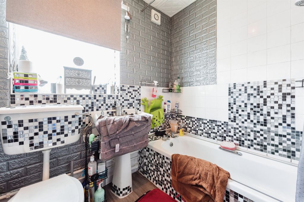 Additional image 6 of 2 bed flat for saleJennings Way, Diss IP22