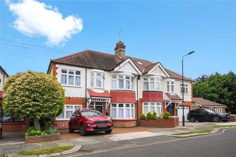 Hillcrest, London N21