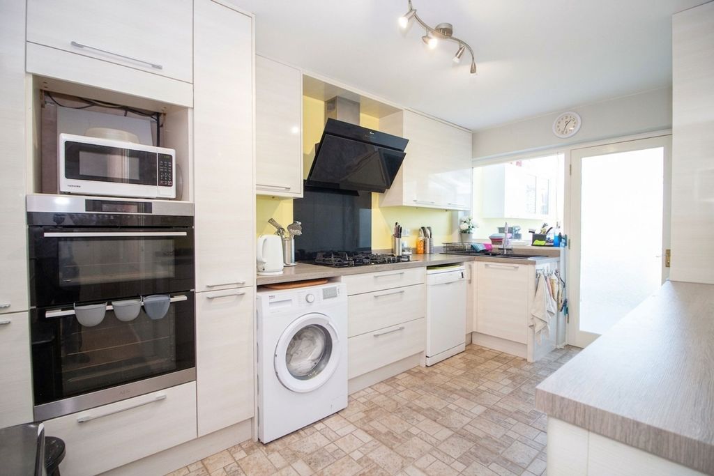 Additional image 7 of 4 bed terraced house for saleOn The Hill, Carpenders Park, Watford WD19