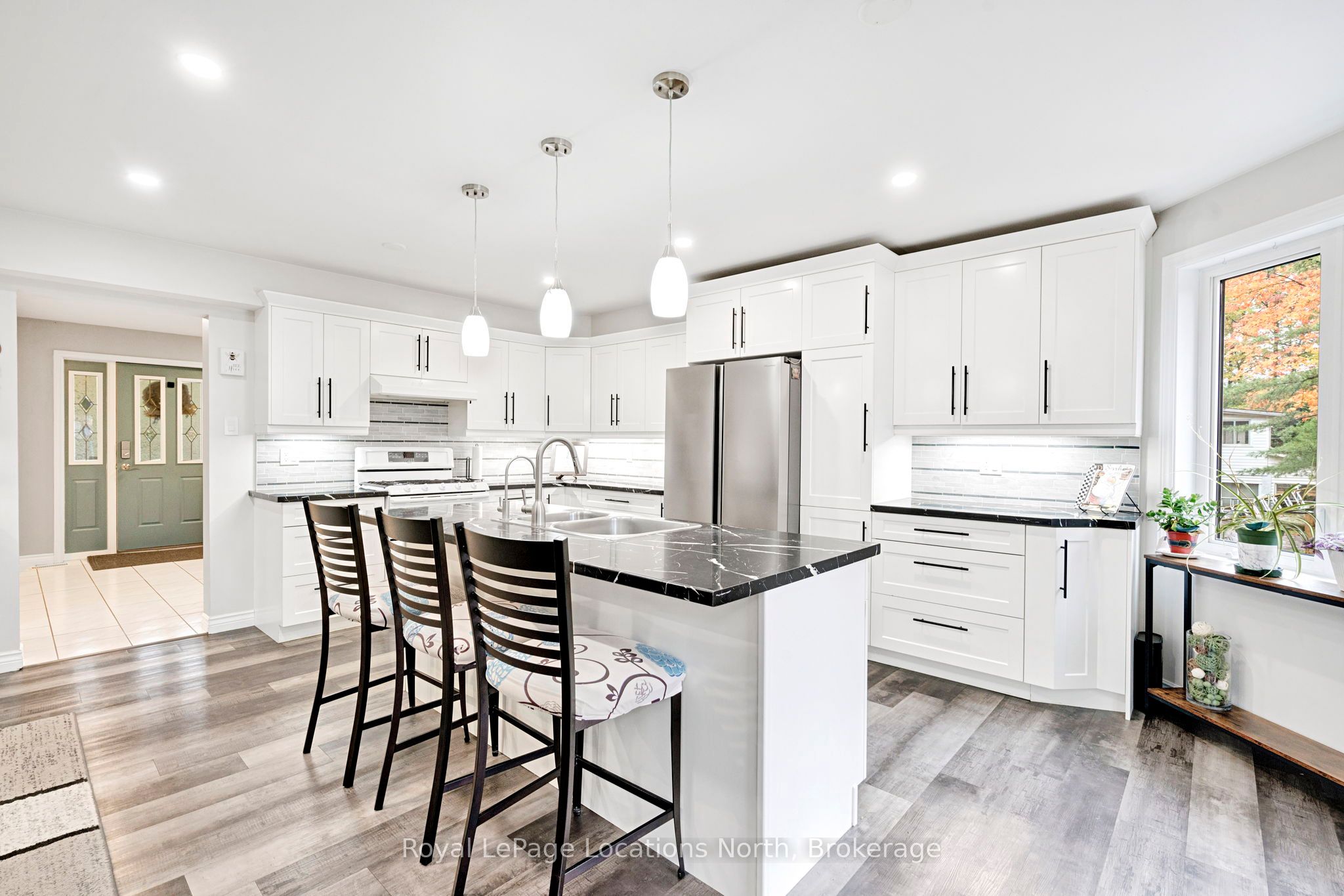Additional image 5 of 266 45th Street S, Wasaga Beach, ON, L9Z 1R3