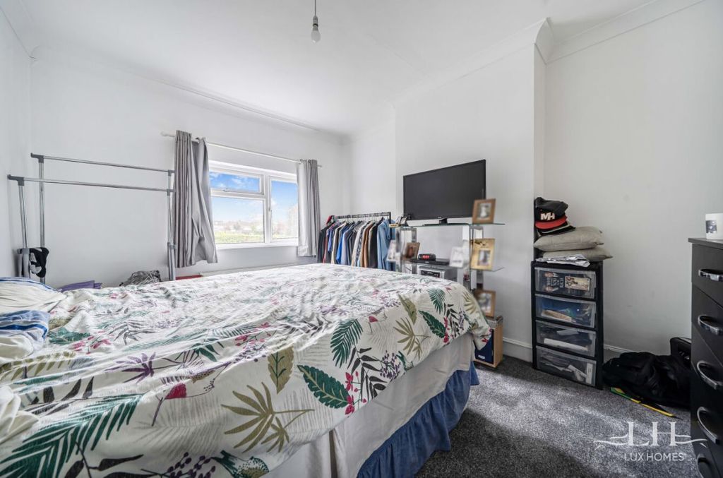 Additional image 17 of 5 bed end terrace house for saleRainsford Way, Hornchurch RM12