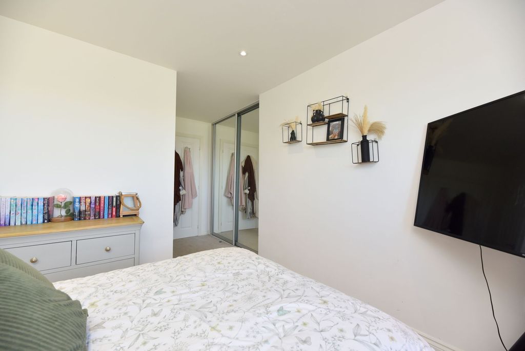Additional image 9 of 2 bed flat for saleVenus Avenue, Biggleswade SG18