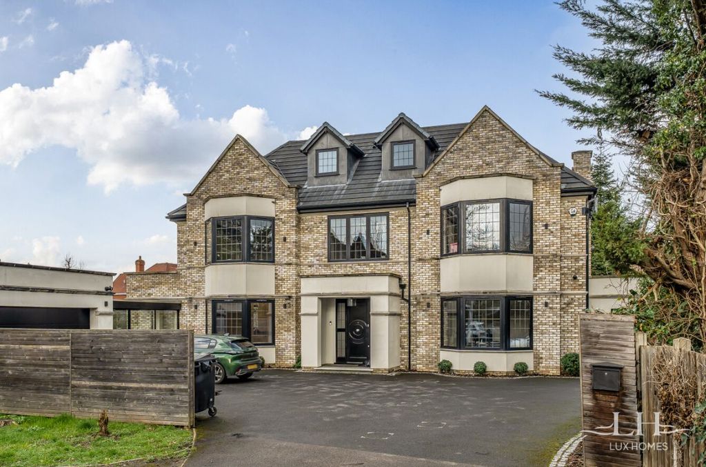 5 bed detached house for saleFreeman Way, Emerson Park RM11