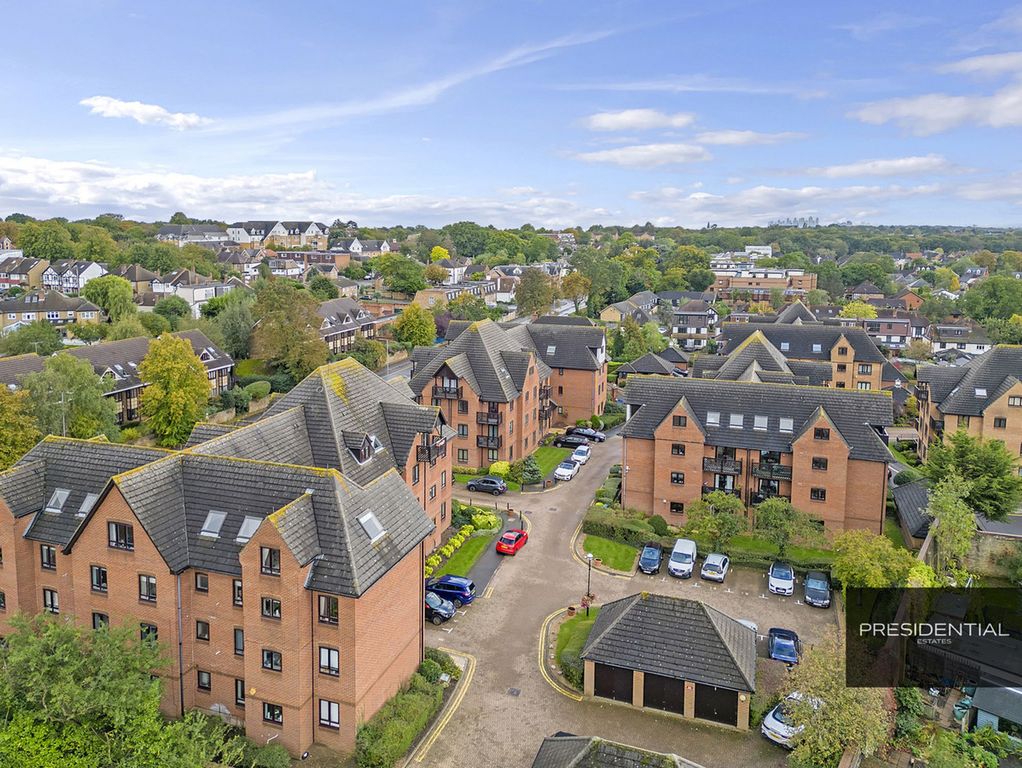 Additional image 20 of 3 bed flat for saleBoleyn Court Epping New Road, Buckhurst Hill IG9