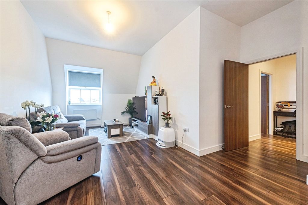 Additional image 11 of 2 bed flat for saleLittle Victoria Street, Basingstoke, Hampshire RG21