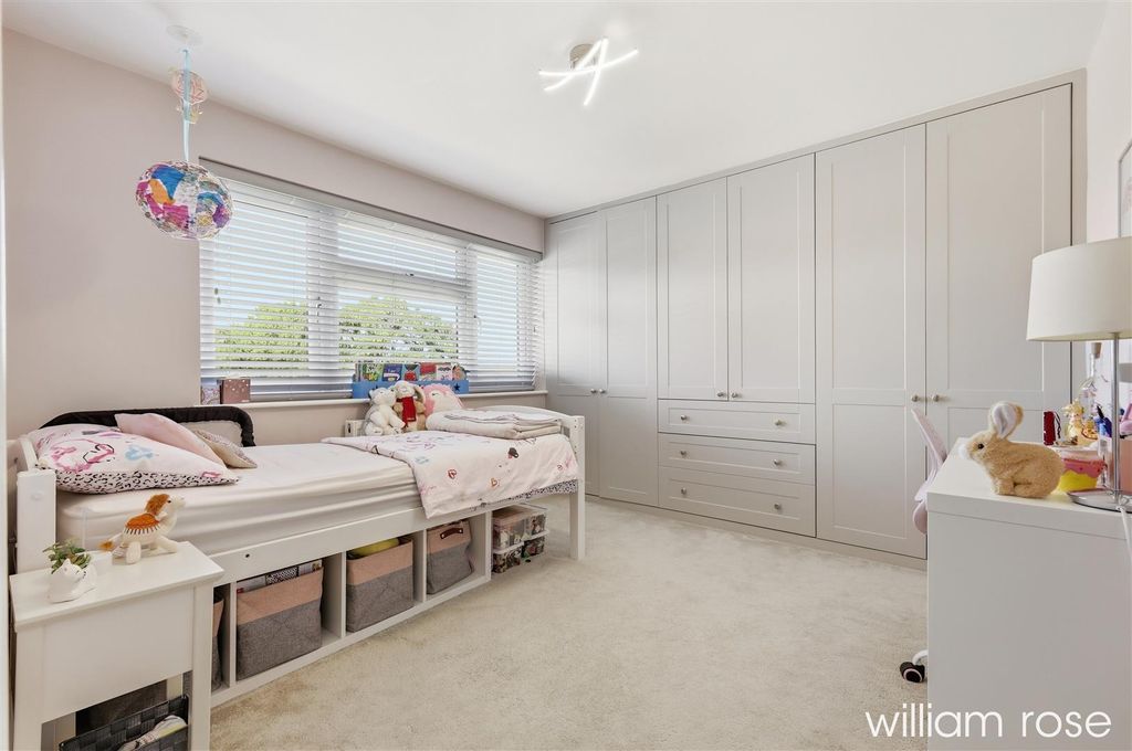 Additional image 25 of 4 bed semi-detached house for saleWestbury Lane, Buckhurst Hill IG9